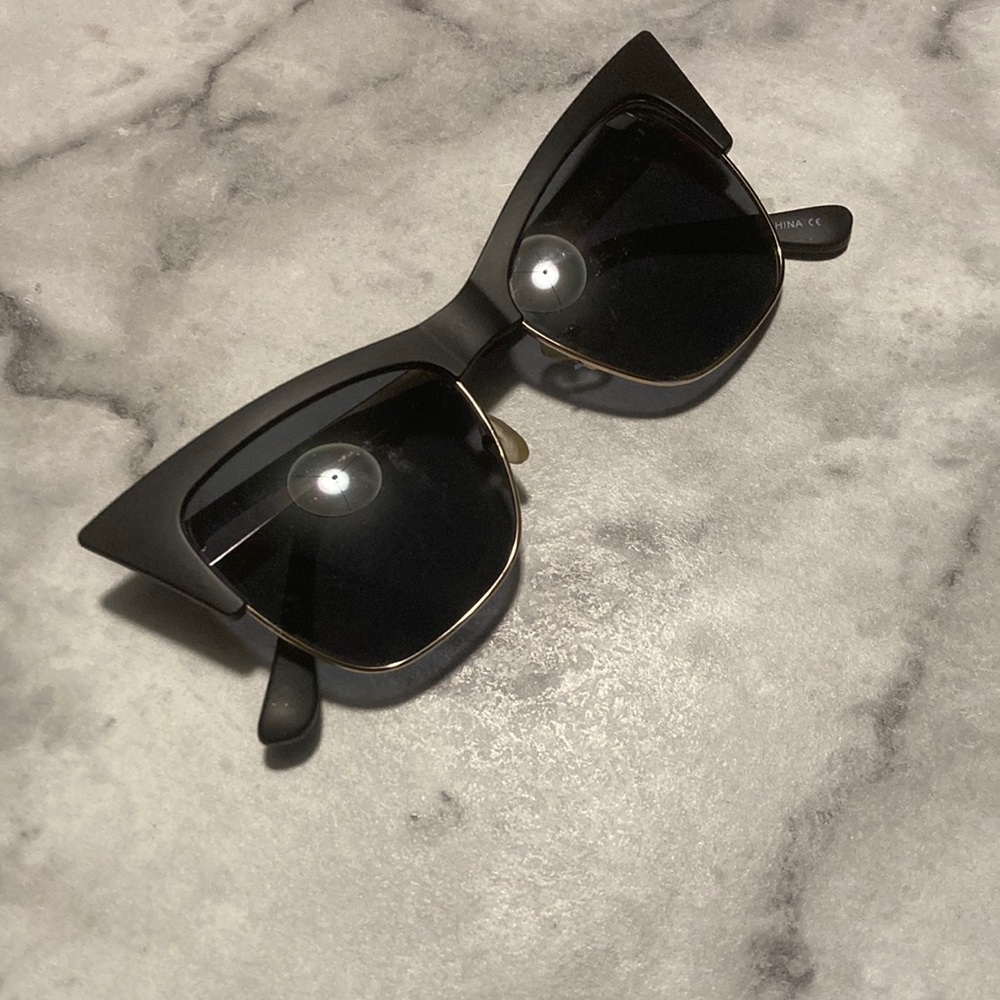 No brand sunglasses